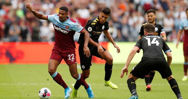 海港在亚冠已跨赛季10场不胜，上次赢球是整整一年前（海港亚冠跨季10场未尝胜绩，距上次取胜已满一年）