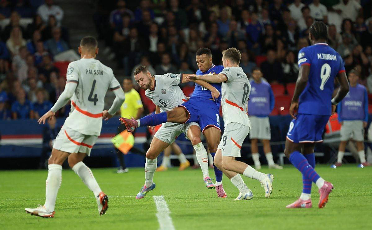 阿森纳3-1拜仁，廷贝尔、马杜埃凯、马丁内利破门，诺伊尔送礼（阿森纳3-1力擒拜仁：廷贝尔、马杜埃凯、马丁内利建功，诺伊尔失误送礼）