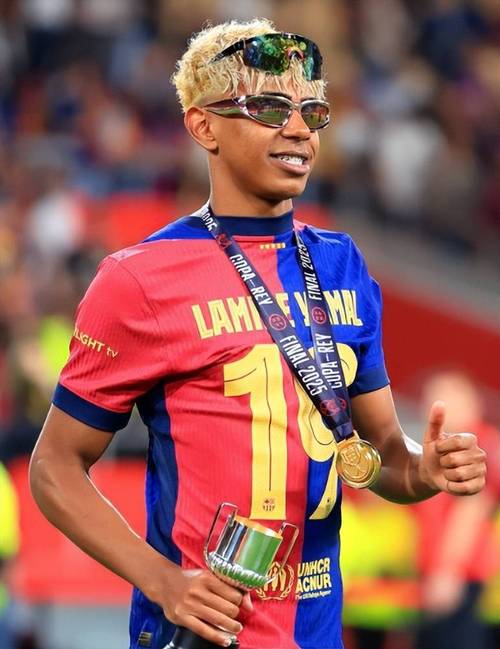 NBA战报：布朗42分，凯尔特人123-117击败尼克斯（布朗轰42分，凯尔特人123-117力克尼克斯）