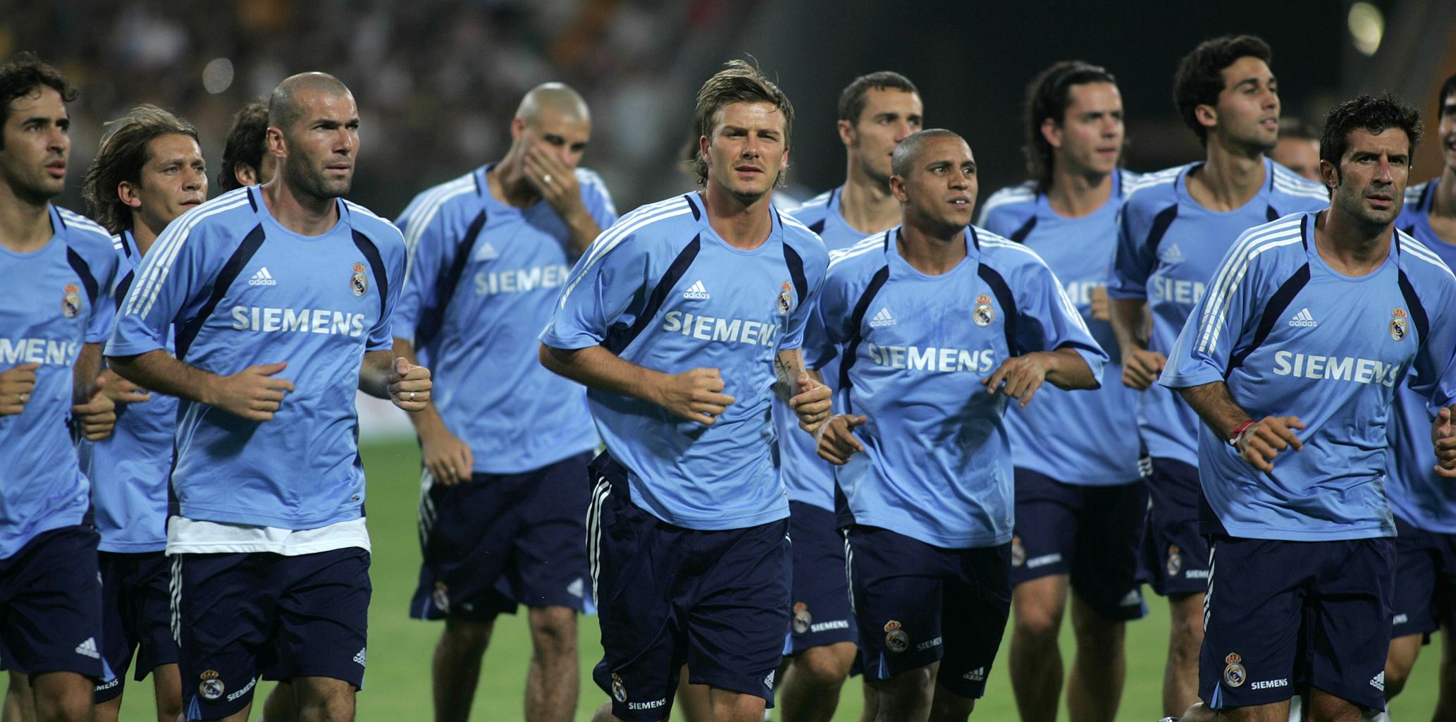 太疯狂！54岁名帅率头号装死队杀到英超第3 从0-2到4-3+近9轮8胜（54岁名帅率头号“装死队”逆袭至英超第3：从0-2翻成4-3，近9轮8胜）