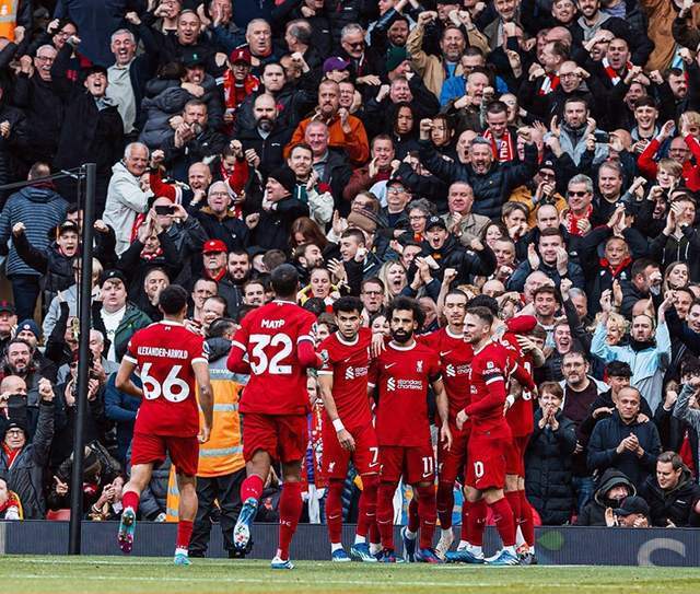 贝纳蒂亚：除了德布劳内，夏窗我们还联系过韦斯利-福法纳（贝纳蒂亚：夏窗除德布劳内外，我们也曾接触韦斯利-福法纳）