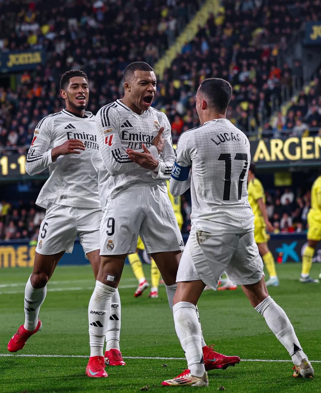 德天空：莱万冬窗不会离开巴萨，也还没有考虑明夏退役（德媒：莱万今冬留守巴萨，暂未考虑明夏退役）