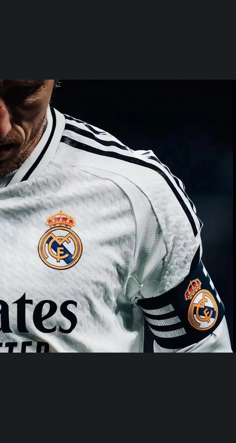 足球报：泰山队确定由韩鹏继续执教；有意更换2名中后场外援（足球报：泰山队确认韩鹏留任主帅，拟更换两名中后场外援）