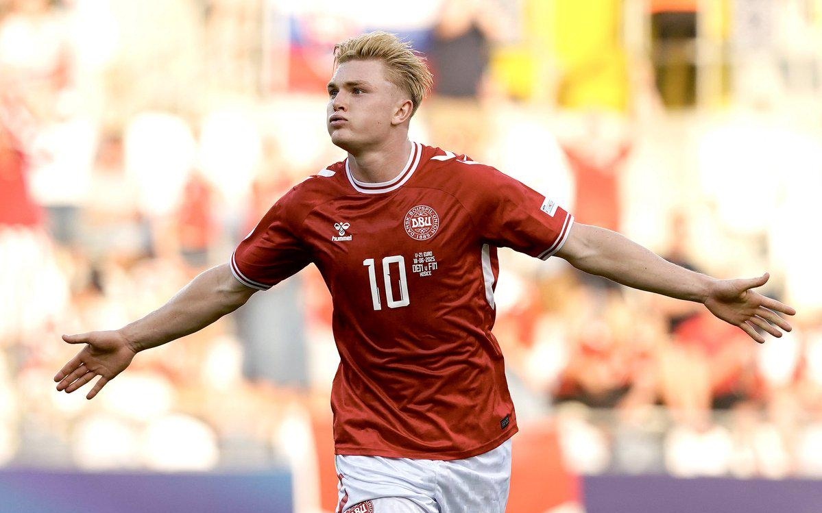 祝贺，苏超MVP范厚泰获2025微博竞燃之夜年度瞩目运动员奖项（恭喜苏超MVP范厚泰荣膺2025微博竞燃之夜年度瞩目运动员）