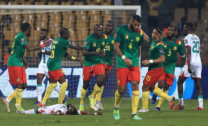 单场比赛4名效力英超球员进球，为荷兰国家队队史首次（荷兰国家队队史首次：单场四名英超球员建功）