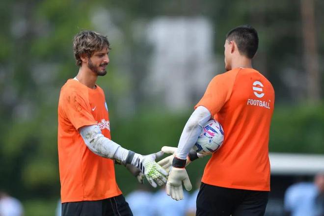 德转：阿森纳考虑明夏追阿德耶米，多特或面临出售球员的压力