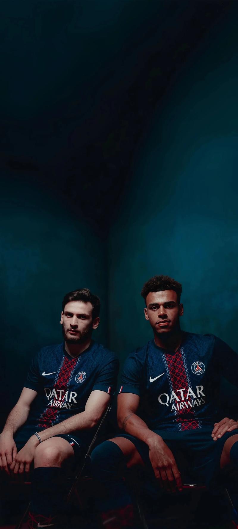 克尼佩尔超高难度后仰三分命中，黄蜂&猛龙进入加时赛！（克尼佩尔后仰高难三分飙中，黄蜂与猛龙战至加时！）