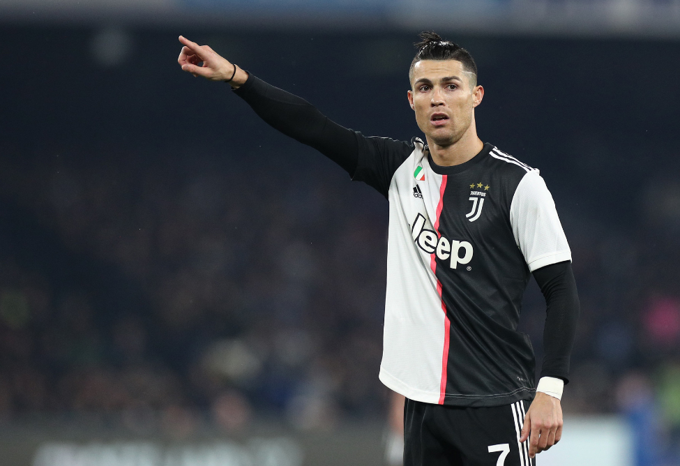 这什么越位线？防线问题or中场问题，弗里克为何矜持自负？（越位线离谱？病灶在后防还是中场，弗里克为何矜持又自负）