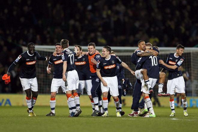 德天空&图片报：奥格斯堡已解雇瓦格纳，球队3胜1平8负排第14（德媒：奥格斯堡解雇主帅瓦格纳，3胜1平8负暂列第14位）